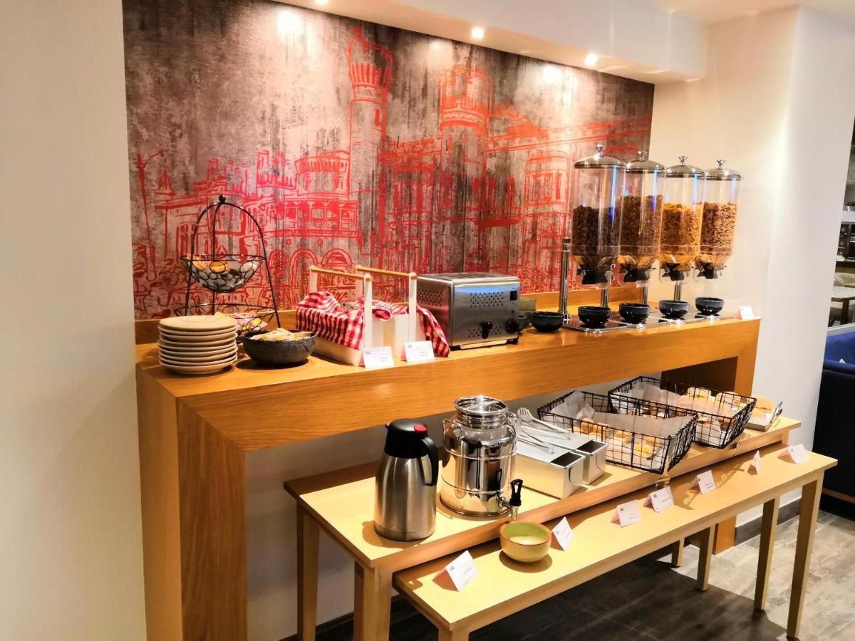 Holiday Inn Express Bengaluru Yeshwantpur By Ihg Exterior foto